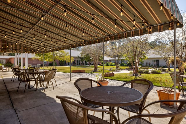 14_Provence_Park_038_scaled